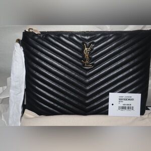 Saint Laurent YSL Monogram Medium
Pouch in smooth black leather